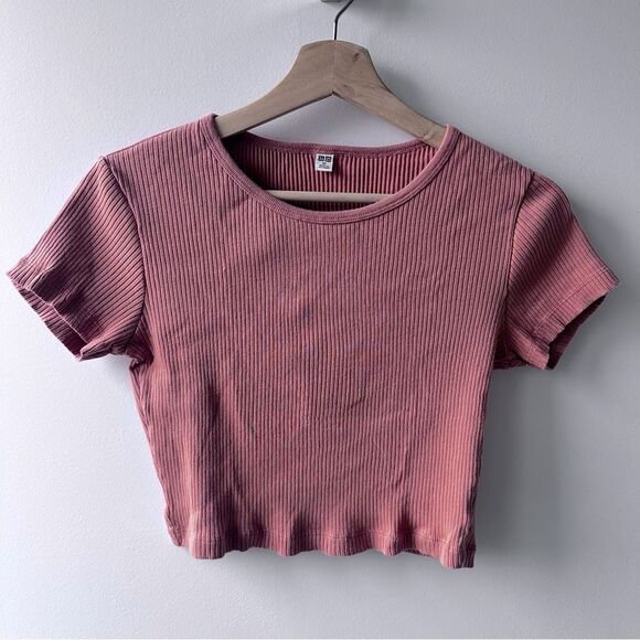 Tops - Uniqlo Salmon Ribbed Cropped T-Shirt XS – Minimalist Y2K monochrome coral